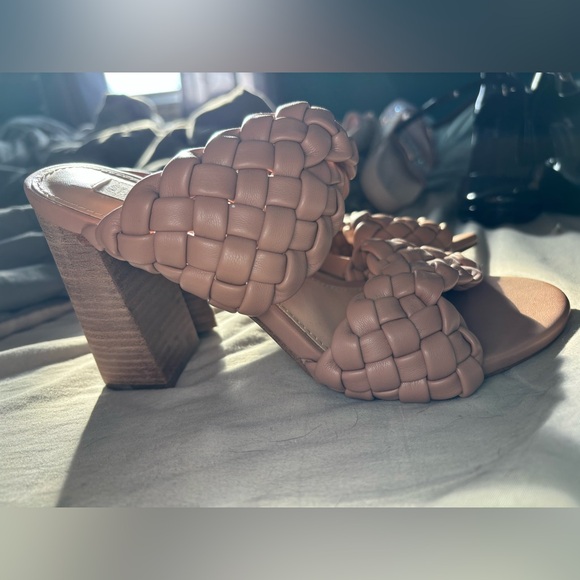 Steve Madden sandal heels - Picture 1 of 6